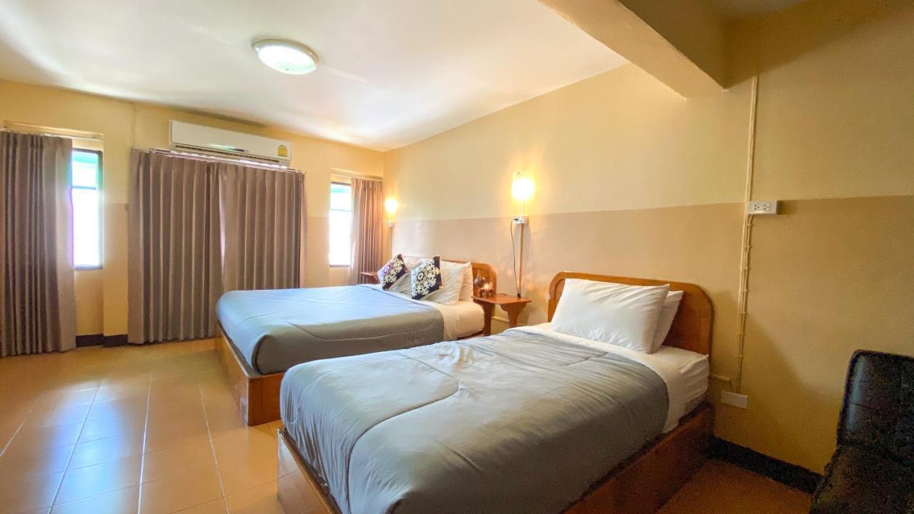 Funky Monkey Cnx - Guesthouse Chiang Mai Extérieur photo